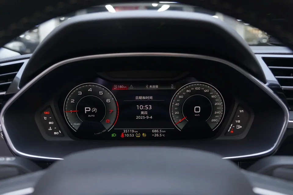Audi Q3 Audi Q3 2023 40 TFSI Fashionable and Dynamic 2023 — миниатюра 4