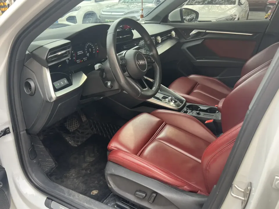 Audi A3 Sportback 35 TFSI Enterprising and Elegant Model 2022 — миниатюра 5