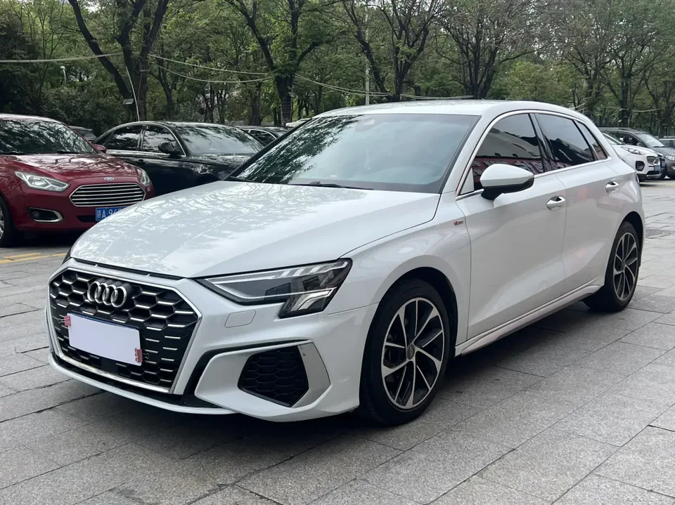 Audi A3 Sportback 35 TFSI Enterprising and Elegant Model 2022 — фото 1, купить с доставкой в Москву
