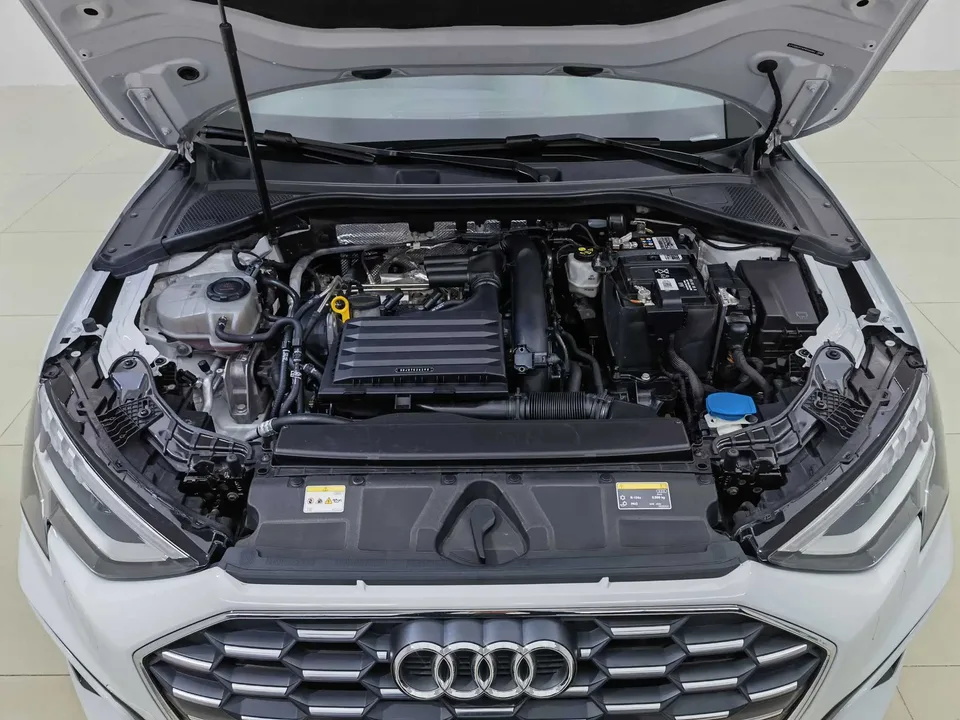 Audi A3 facelift Sportback 35 TFSI stylish and sporty 2023 — миниатюра 2