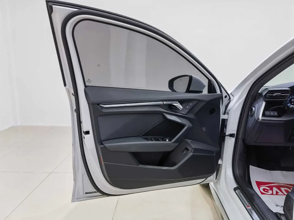 Audi A3 facelift Sportback 35 TFSI stylish and sporty 2023 — миниатюра 5