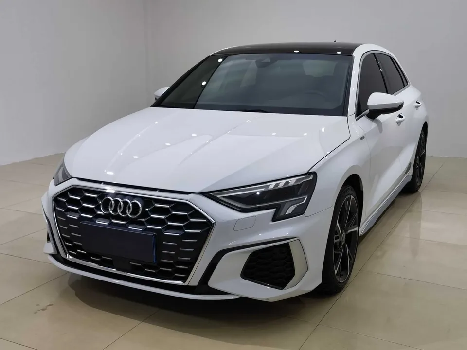 Audi A3 facelift Sportback 35 TFSI stylish and sporty 2023 — фото 1, купить с доставкой в Москву