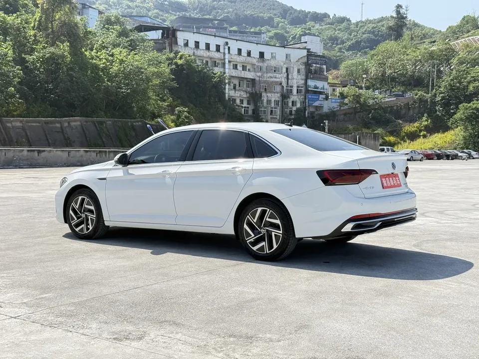 Volkswagen Sagitar 2023 Sagitar 300TSI DSG Beyond Edition 2024 — миниатюра 4