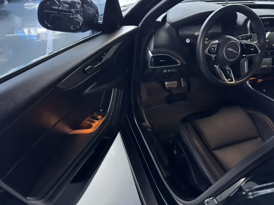 Jaguar XEL Jaguar XEL 2023 2.0T 250PS R-DYNAMIC S Progressive Sports Edition 2023 — миниатюра 5