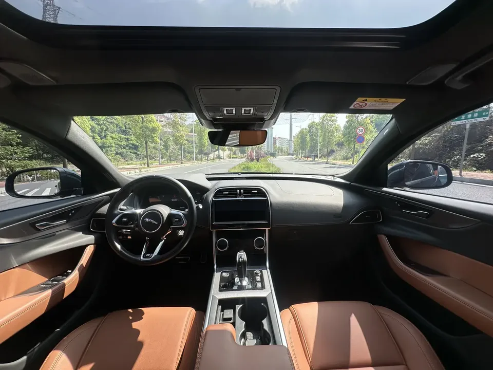 Jaguar XEL Jaguar XEL 2023 2.0T 250PS R-DYNAMIC S Progressive Sports Edition 2023 — thumbnail 4