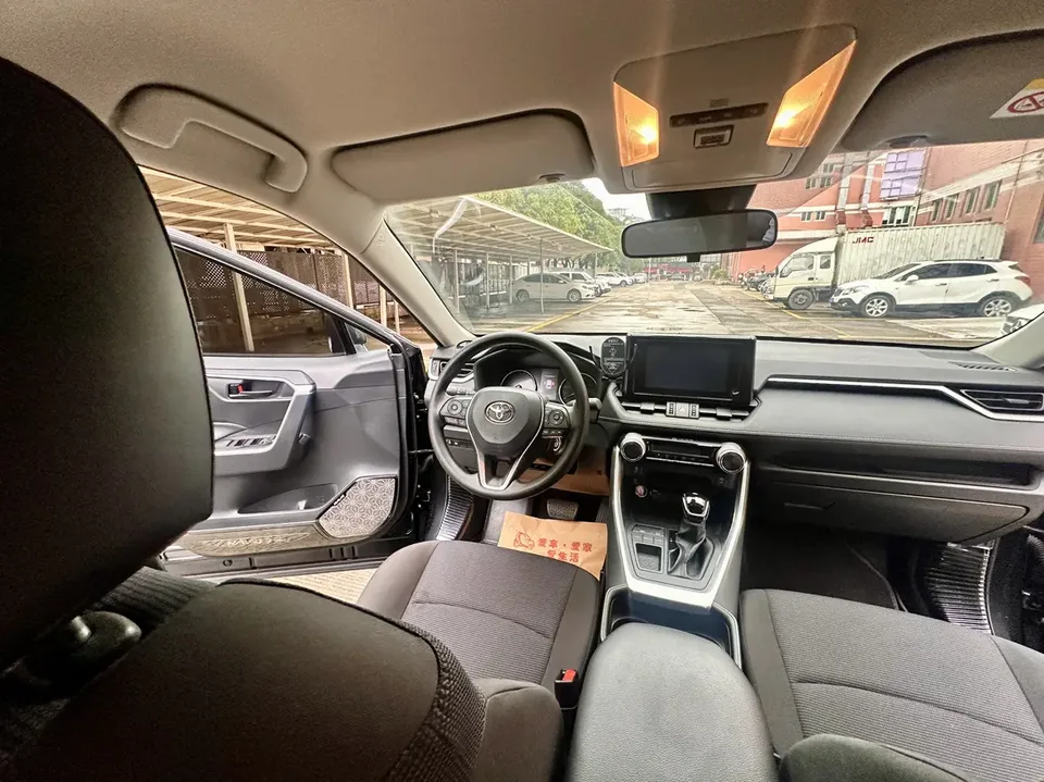 Toyota RAV4 2023