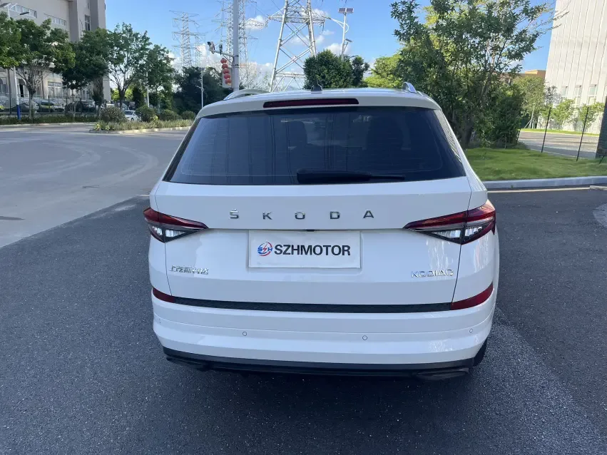 Skoda Kodiaq Kodiak 2024 TSI330 5-seater two-wheel drive powerful version 2024 — миниатюра 2