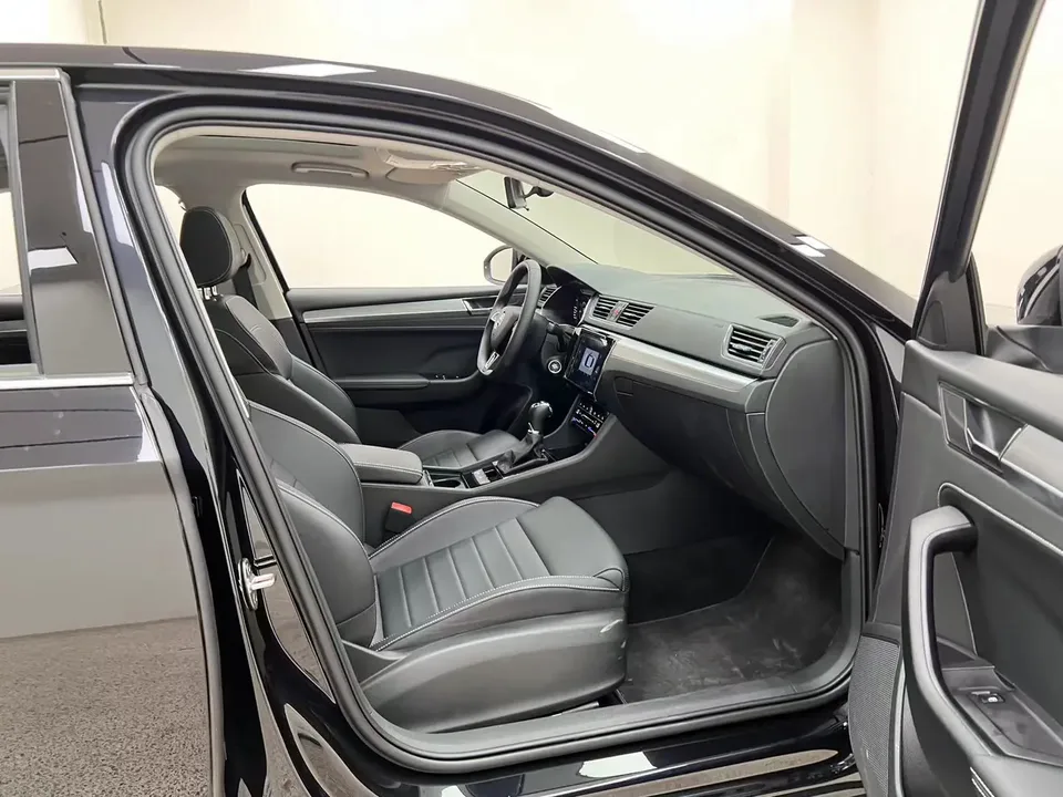 Skoda Speedy Superb 2025 TSI280 DSG Premium Edition 2025 — миниатюра 4