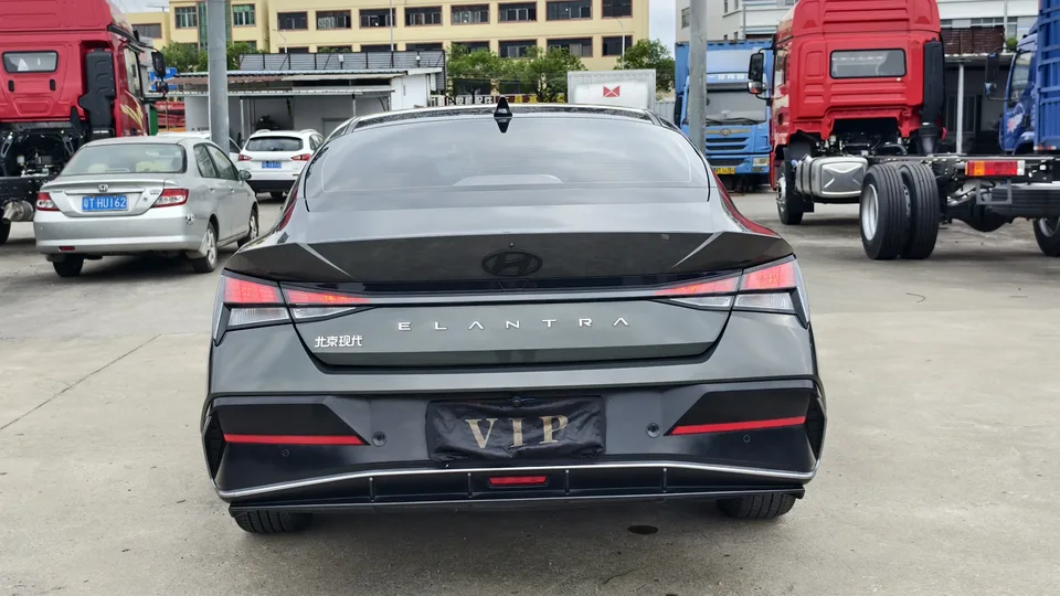 Hyundai Elantra 1.5L CVT GLX Elite Edition 2023 — миниатюра 2