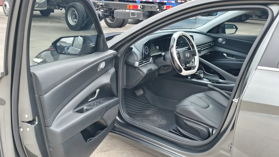Hyundai Elantra 1.5L CVT GLX Elite Edition 2023 — миниатюра 5