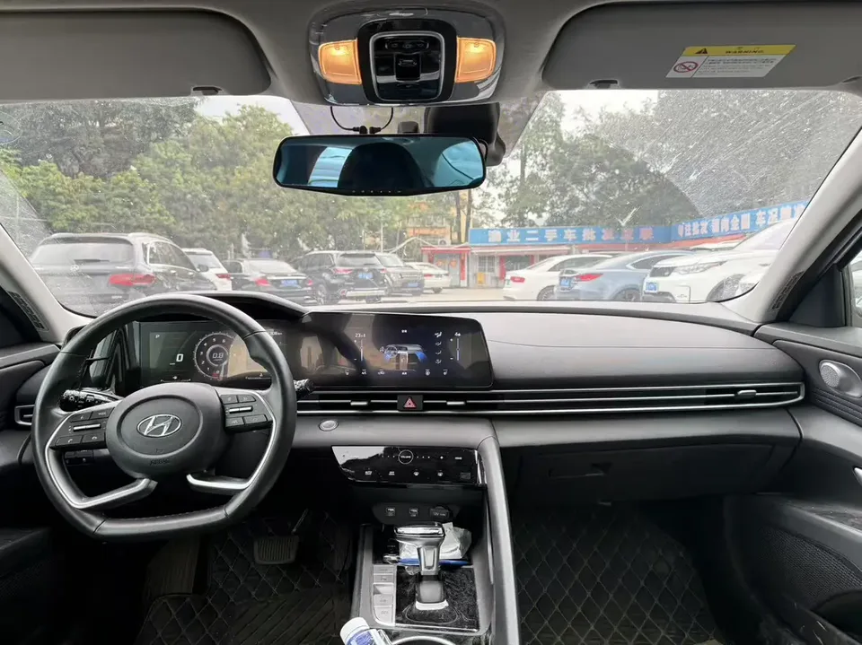 Hyundai Elantra Elantra 2021 Elantra 2021 1.5L CVT LUX Premium Edition 2022 — thumbnail 3