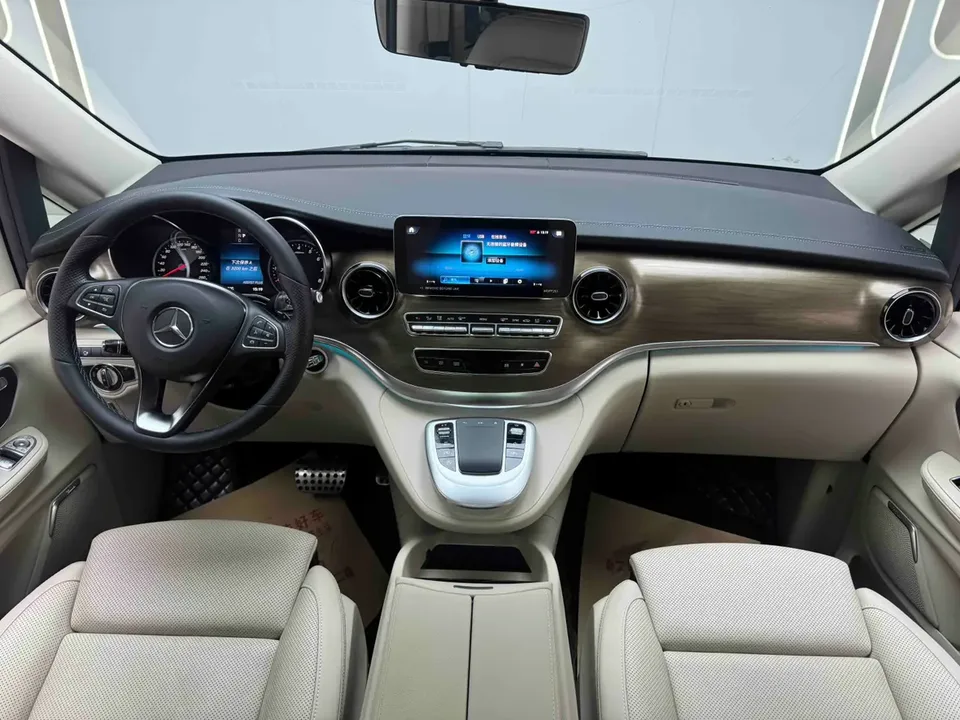 Mercedes-Benz V-Класс Mercedes Benz V Class 2022 V 260 L Long Wheelbase Deluxe Edition 2023 — thumbnail 4