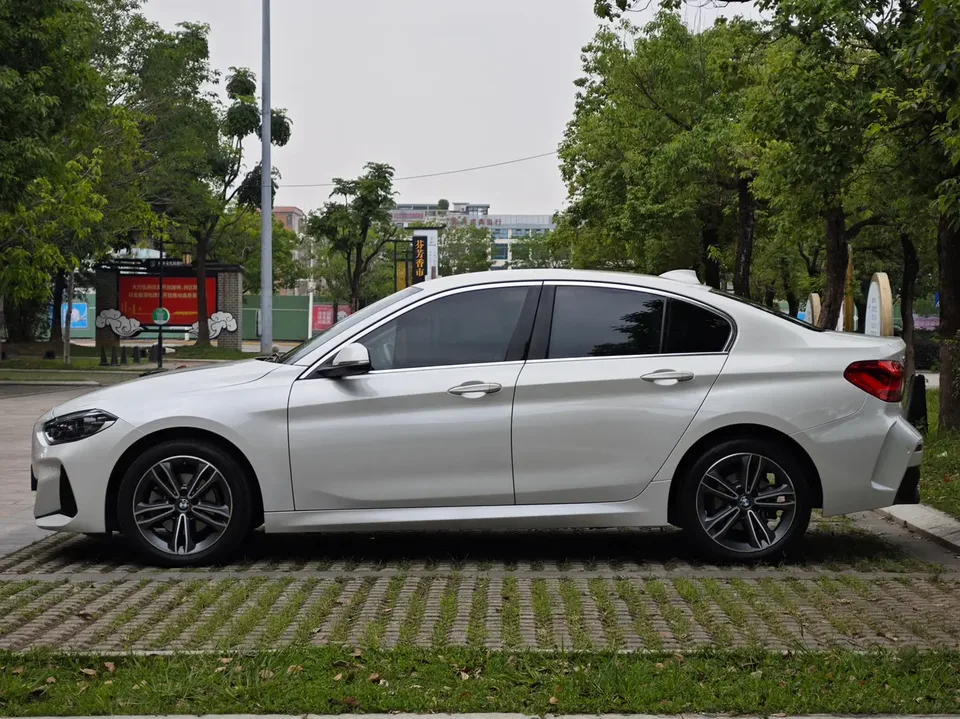 BMW 1 Series BMW 1 Series 2021 120i M Sport Edition 2022 — миниатюра 4