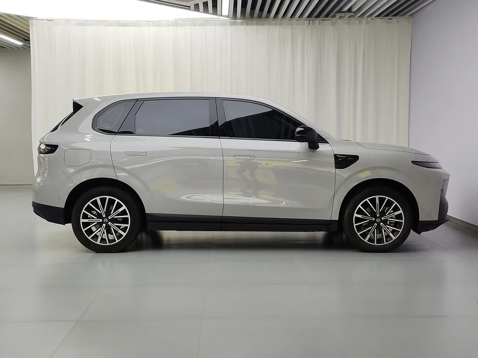 Leapmotor B10 510 Comfort Edition 2025 — миниатюра 2