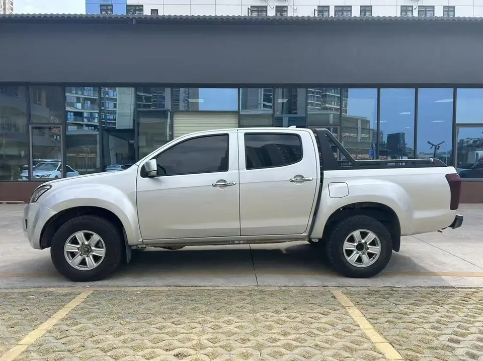 Isuzu Suzutaku 2.5T two-wheel drive automatic pilot version JE4D25Q6BM 2023 — миниатюра 4