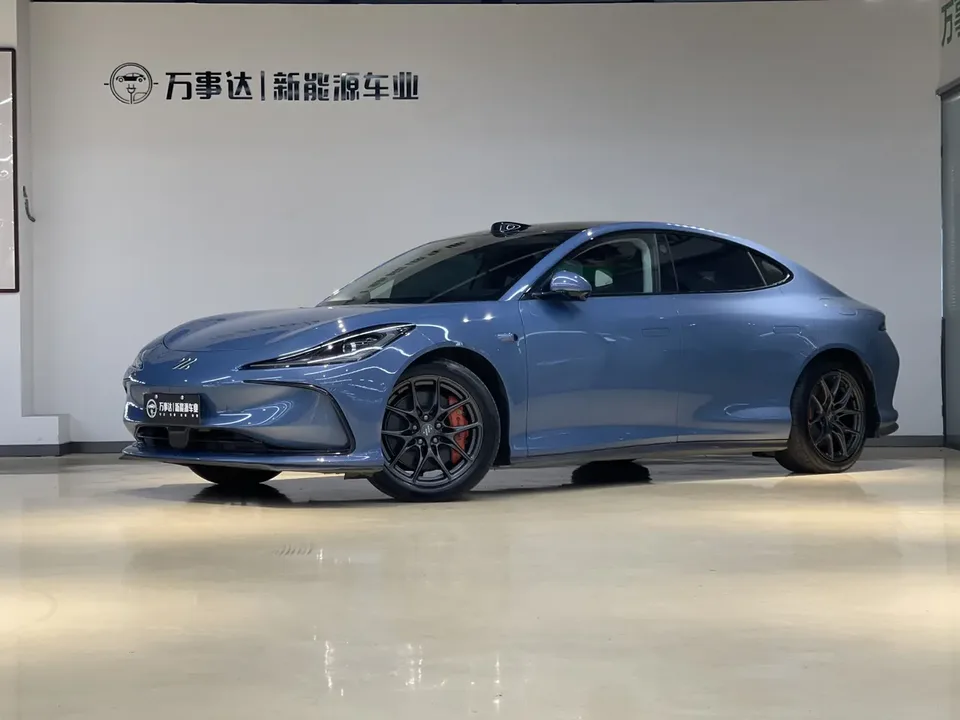 Zhiji L6 2025