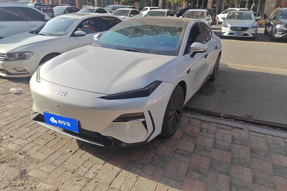 Geely Galaxy E8 2024