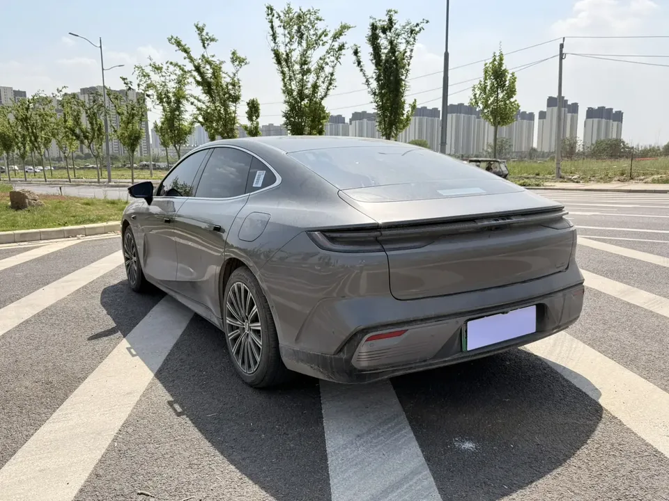 Geely Galaxy Star 8 PHEV 130km EM-i Flagship Edition 2025 — миниатюра 2