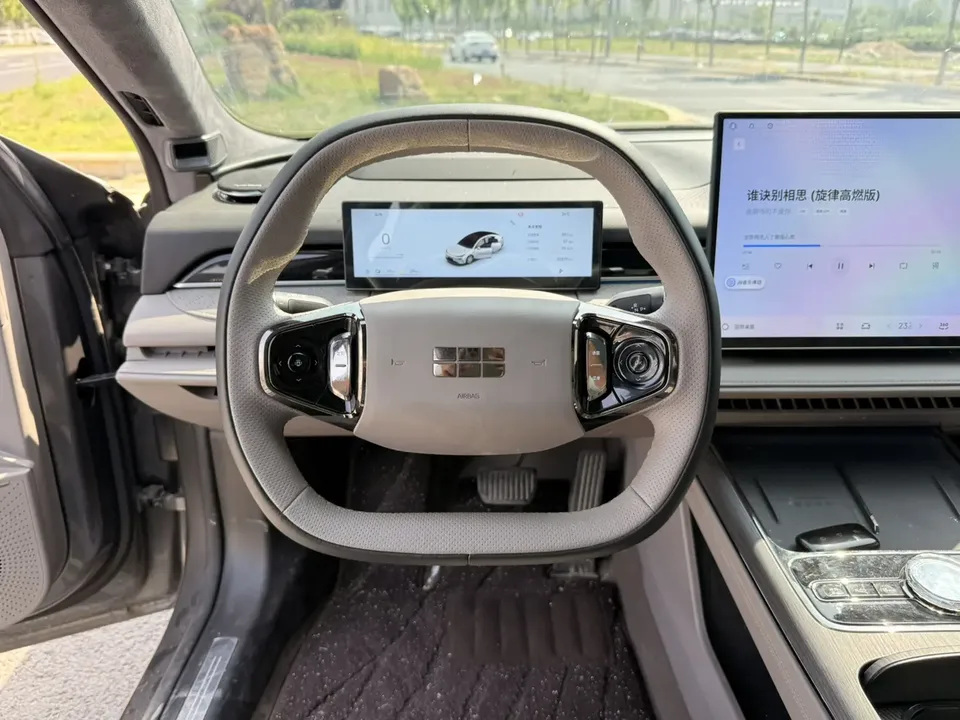 Geely Galaxy Star 8 PHEV 130km EM-i Flagship Edition 2025 — миниатюра 3