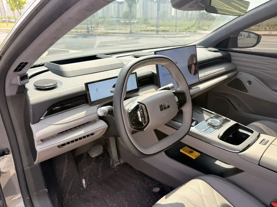 Geely Galaxy Star 8 PHEV 130km EM-i Flagship Edition 2025 — миниатюра 5