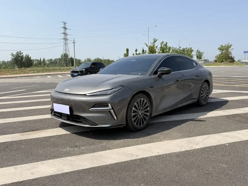 Geely Galaxy Star 8 PHEV 2025