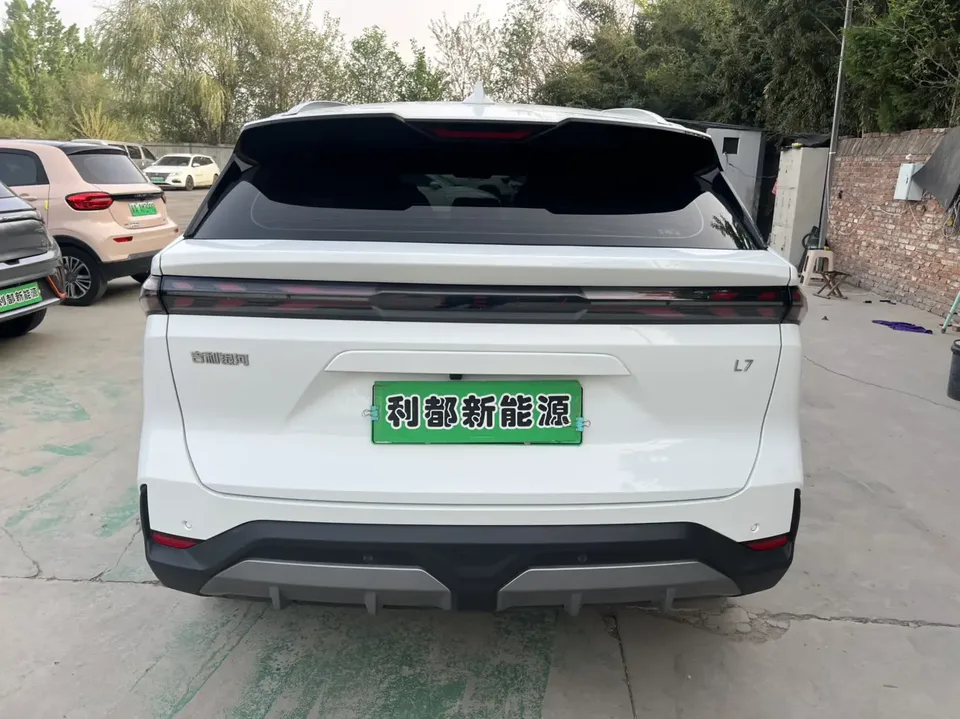 Geely Galaxy L7 1.5T DHT 115km MAX 2023 — миниатюра 5