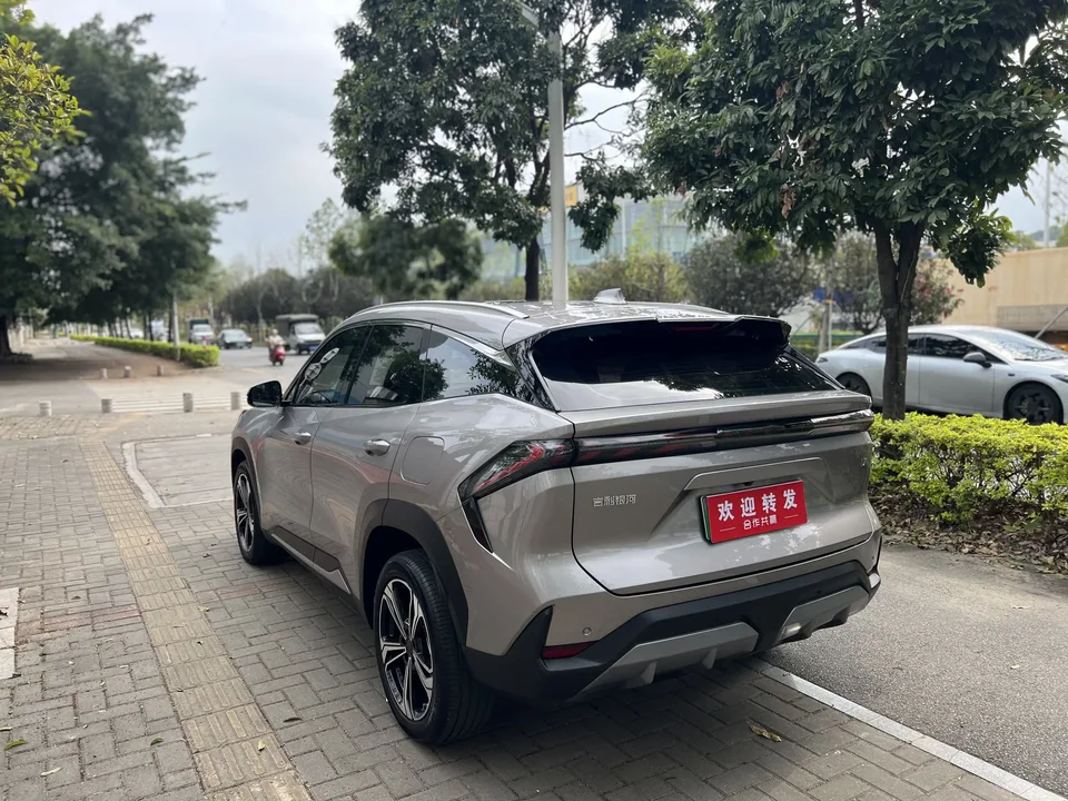 Geely Galaxy L7 Galaxy L7 2023 1.5T DHT 55km PRO 2024 — thumbnail 4