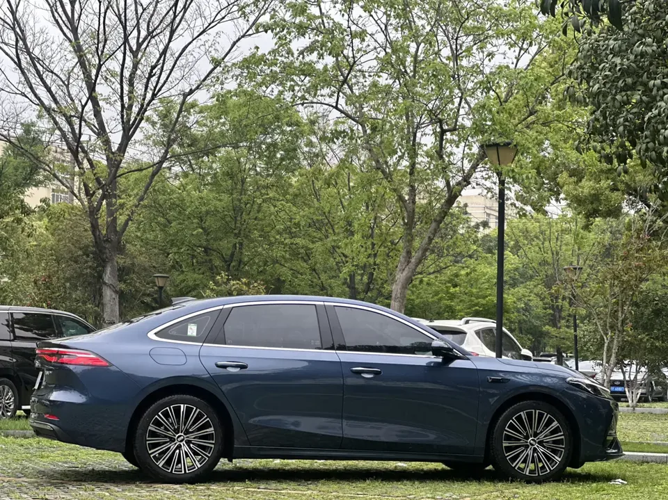 Geely Galaxy A7 PHEV 150km Starship Edition 2025 — миниатюра 2