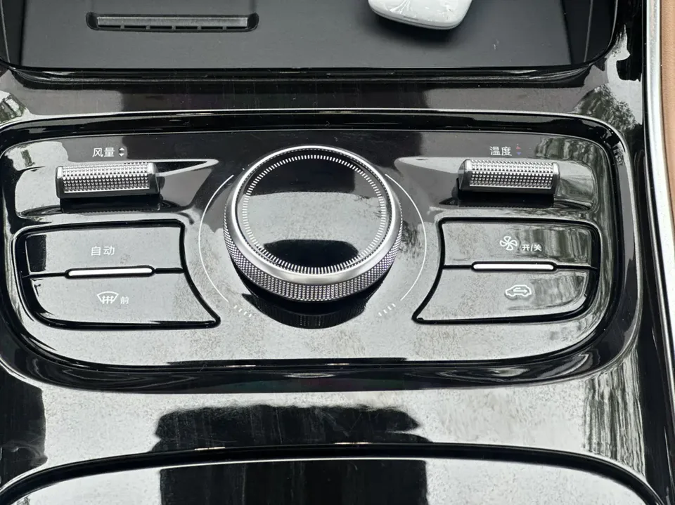 Geely Galaxy A7 PHEV 150km Starship Edition 2025 — миниатюра 4