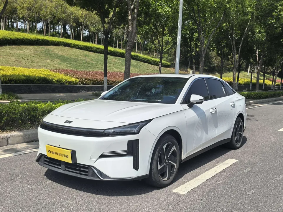 Geely Galaxy L6 2025