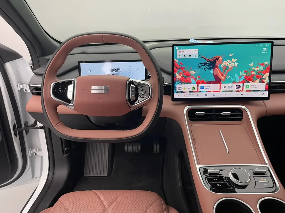 Geely Galaxy L6 1.5 EM-i DHT 140KM Exploration+ Edition 2025 — миниатюра 5