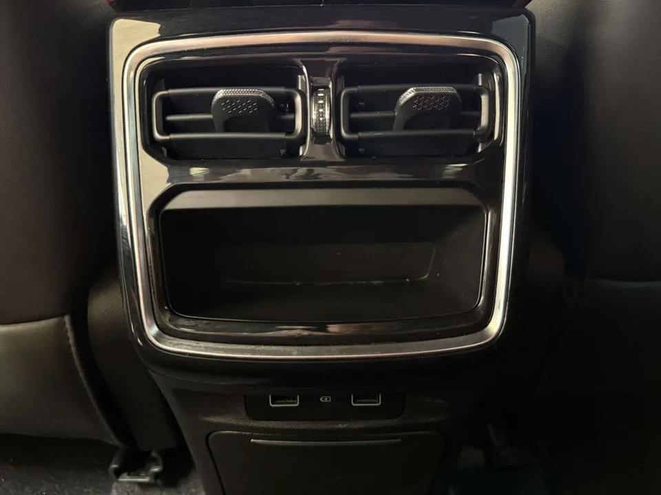 Jetour Jietu X70 PLUS facelift 1.5T DCT Mountain Pro 7 seats 2022 — миниатюра 3