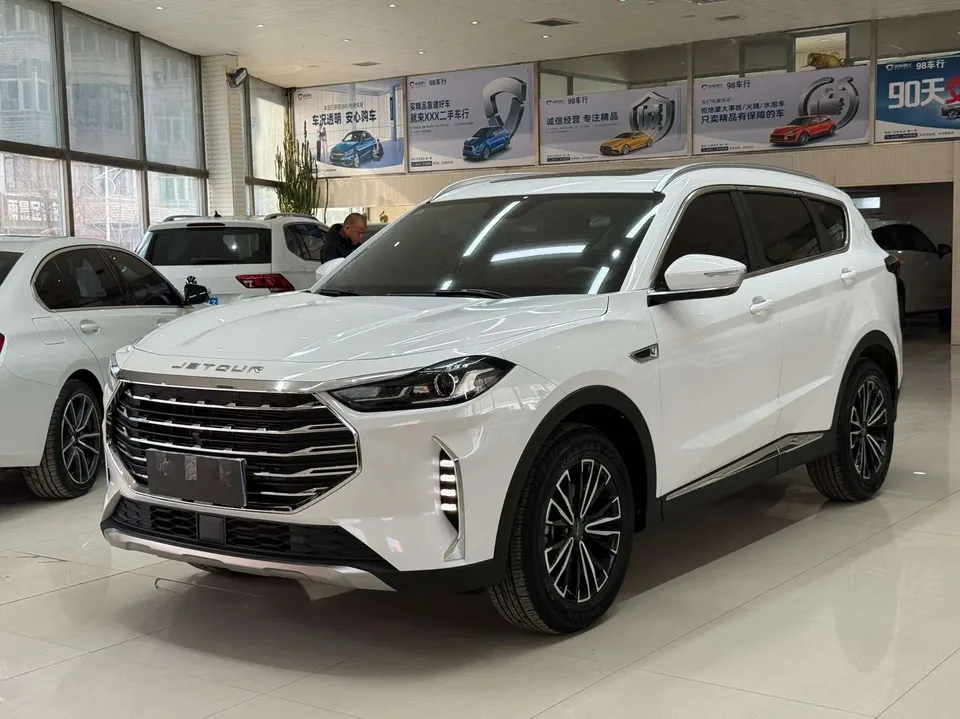 Jetour Jietu X70 PLUS facelift 1.5T DCT Mountain Pro 7 seats 2022 — фото 1, купить с доставкой в Москву