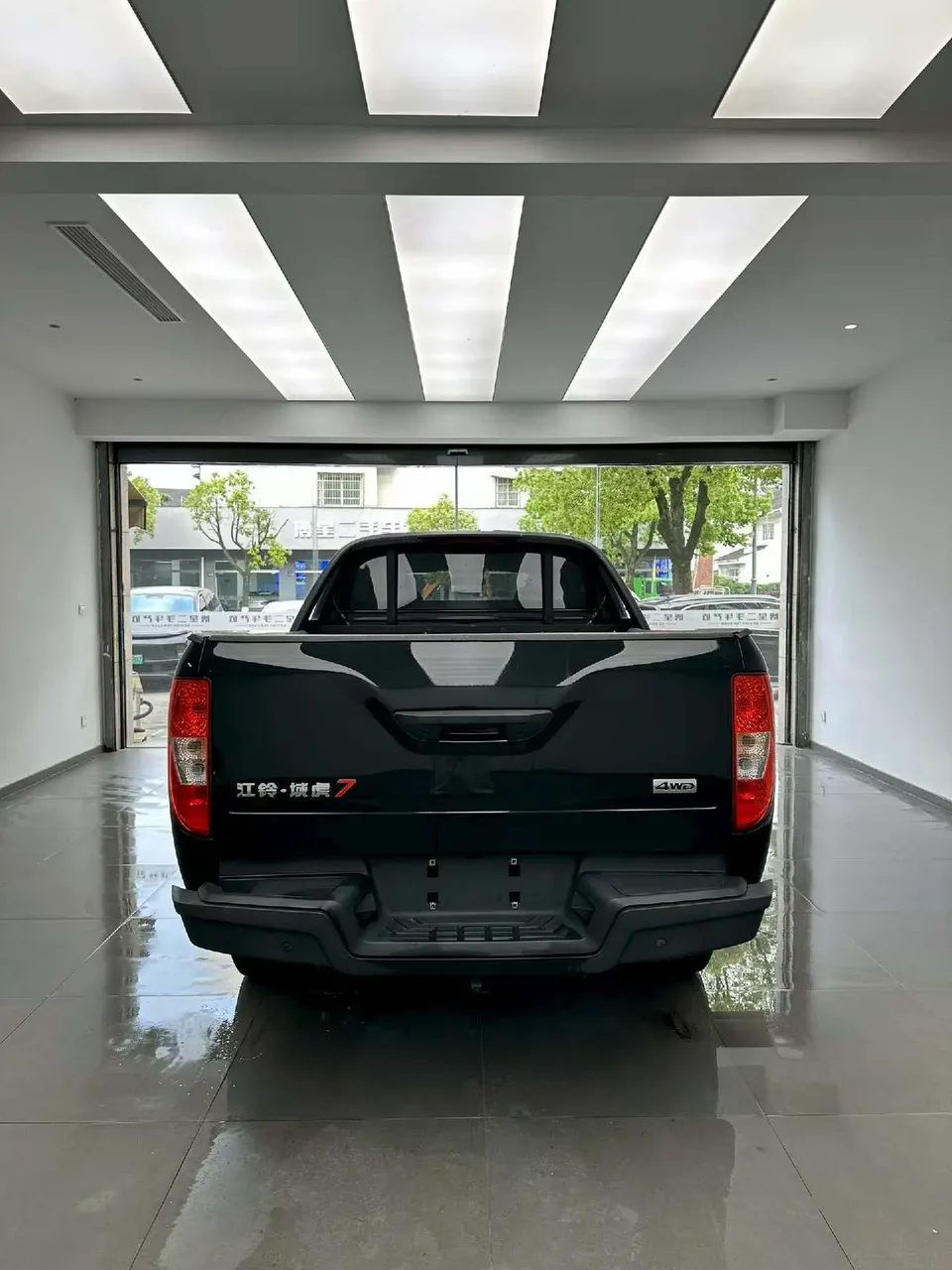 Jiangling Domain Tiger 7 Yuhu 7 2022 2.0T automatic diesel four-wheel drive comfort type long axis 2022 — миниатюра 2
