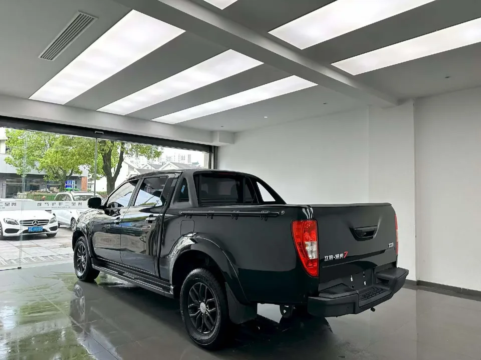 Jiangling Domain Tiger 7 Yuhu 7 2022 2.0T automatic diesel four-wheel drive comfort type long axis 2022 — миниатюра 4