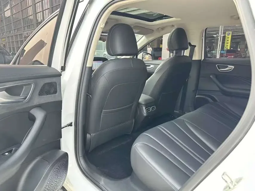 Roewe D7 EV 510km RWD Pilot Edition 2024 — миниатюра 4