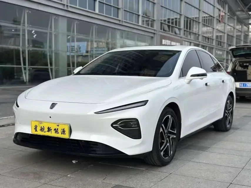 Roewe D7 EV 2024