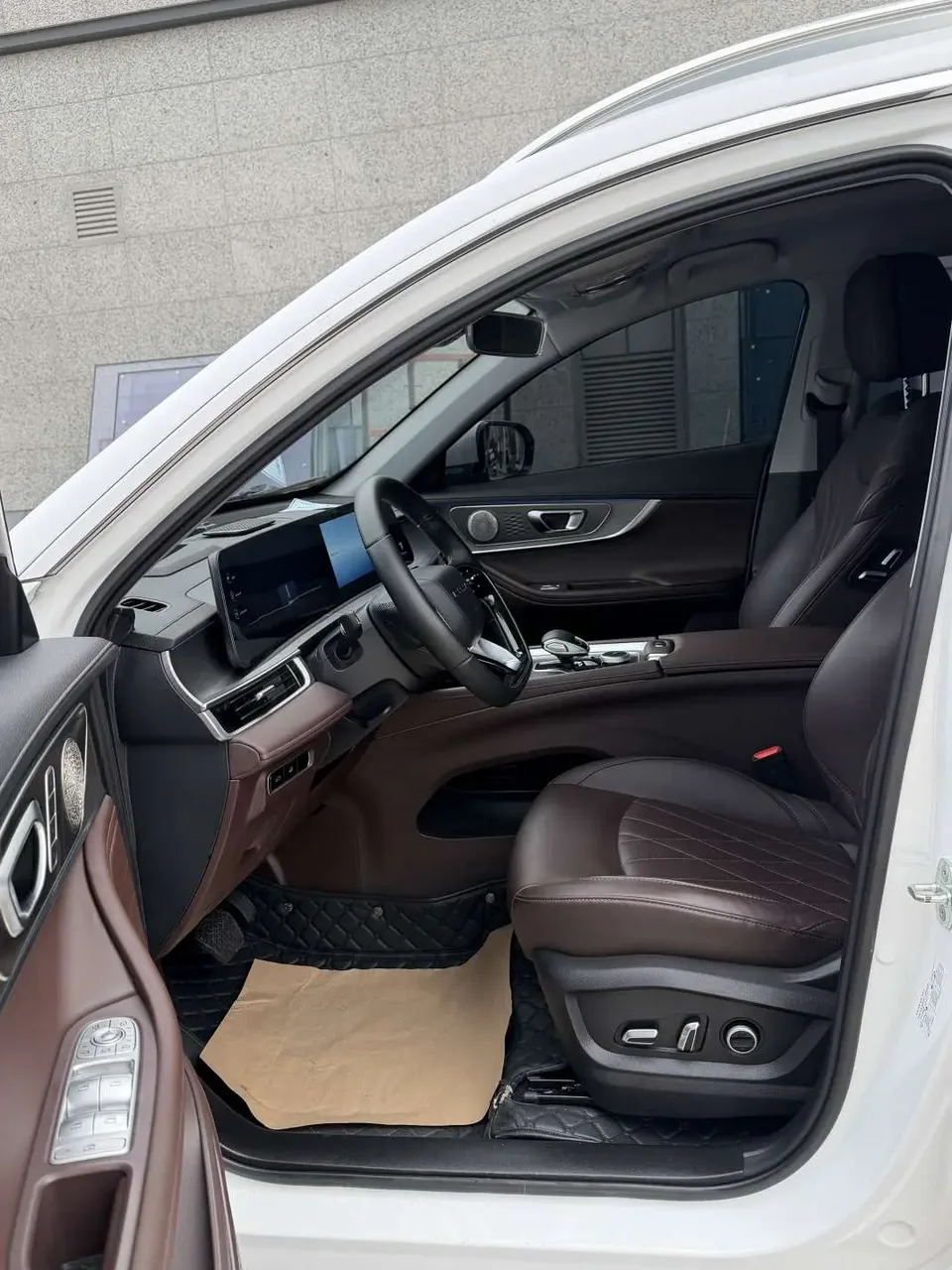 Chery Tiggo 8 Pro Tiggo 8 PRO 2024 Champion Edition 390T 2WD Peak Edition 5 Seaters 2023 — миниатюра 3