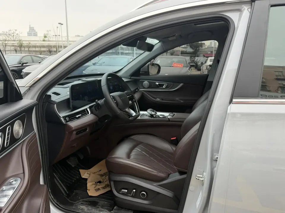Chery Tiggo 8 Pro 290T two-wheel drive deep space version 5 seats 2023 — миниатюра 4