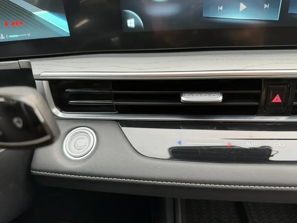 Chery Arrizo 8 1.6TGDI DCT Elegant 2022 — миниатюра 4