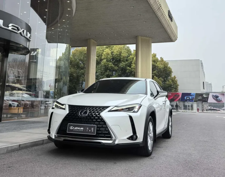 Lexus UX 2022
