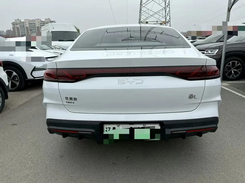 BYD Qin L DM DM-i 120KM Beyond Edition 2024 — миниатюра 2