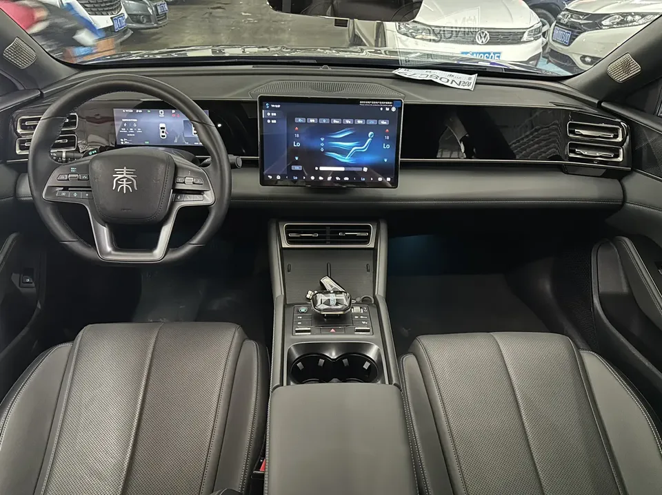 BYD Qin L DM Intelligent Driving Edition DM-i 120KM Leading Edition 2025 — миниатюра 2