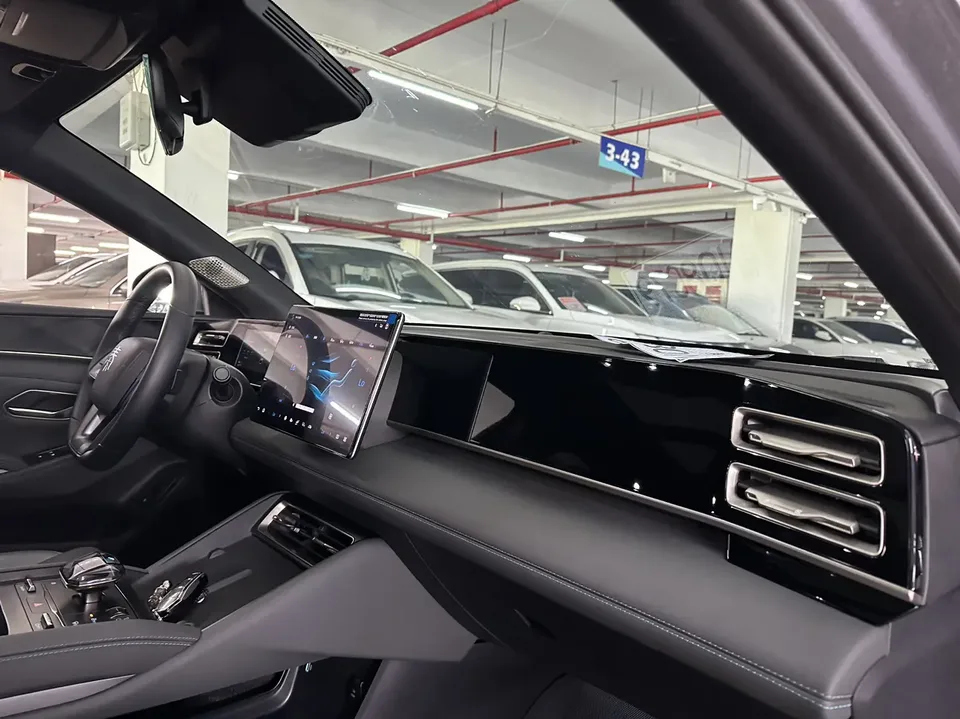 BYD Qin L DM Intelligent Driving Edition DM-i 120KM Leading Edition 2025 — миниатюра 5
