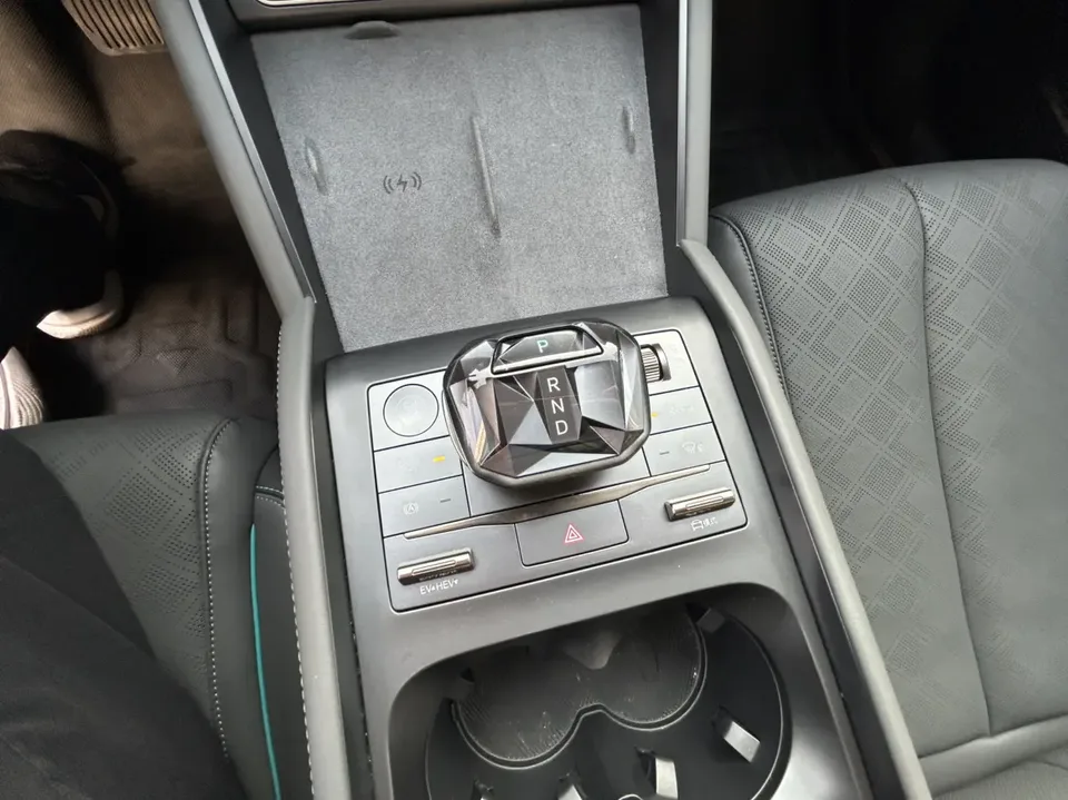 BYD Qin L DM DM-i 120KM Excellence Edition 2024 — миниатюра 4