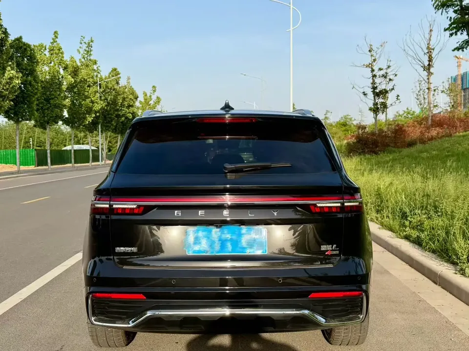 Geely Monjaro Xingyue L 2025 2.0TD High Power Automatic 2WD Dongfang Yao Lanxing Edition 2025 — миниатюра 2