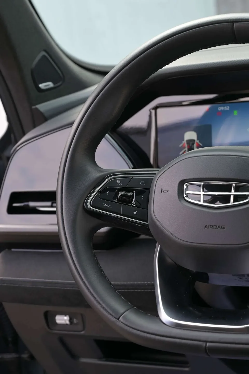 Geely Monjaro 1.5T Thor HiF Hybrid Edition Super Rui 2022 — миниатюра 3