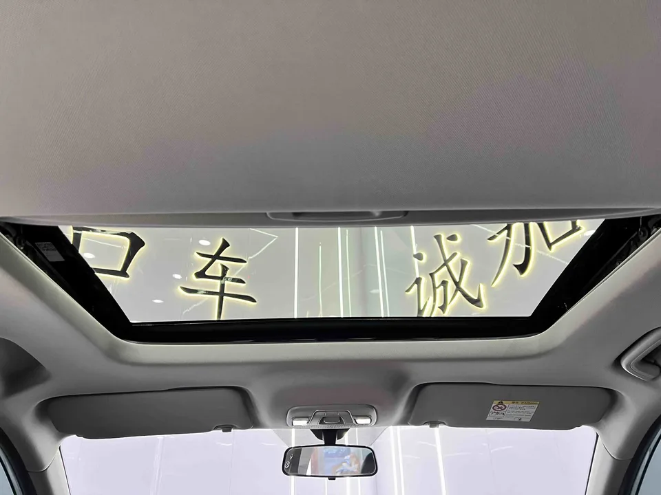 Geely Coolray SX11 240T DCT Platinum Edition 2022 — миниатюра 3