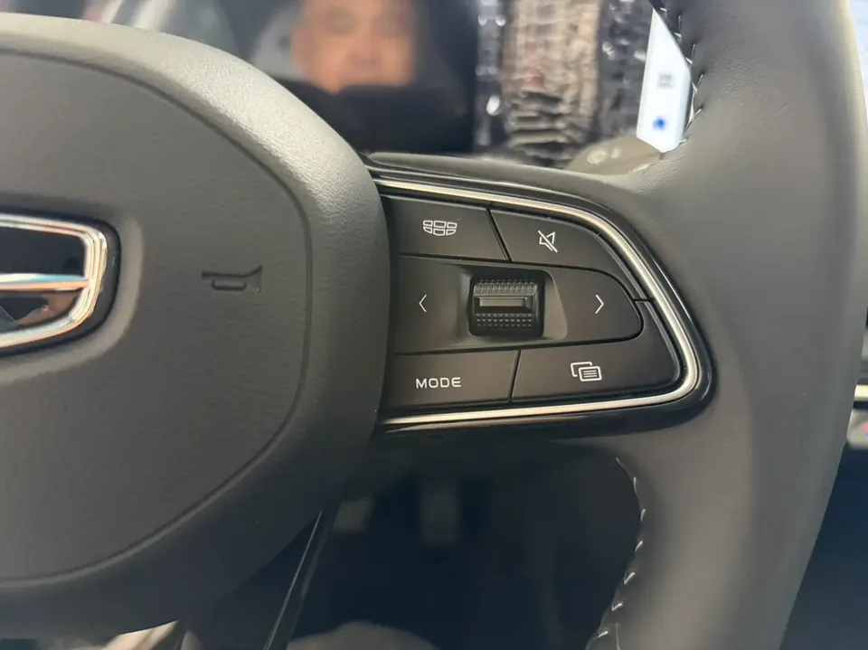 Geely Binrui Binrui 2024 Binrui COOL 1.5T DCT Longteng Edition 2026 — thumbnail 3