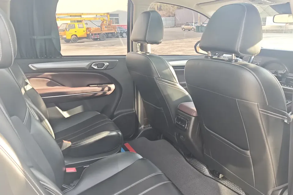 GAC Trumpchi M6 Pro 270T Automatic Exclusive Edition 2022 — миниатюра 3